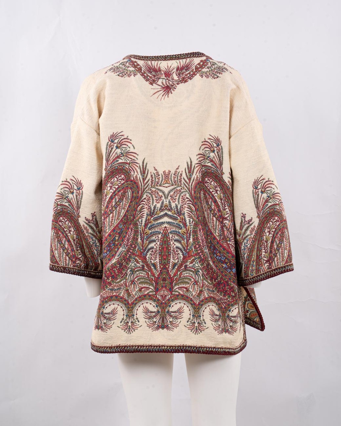 shop ETRO  Kimono: Etro kesa con paisley floreale.
Vestibilità regular.
Maniche a kimono.
Il capo è completato da passamaneria con un motivo intrecciato a contrasto.
Composizione: 100% poliestere.
Made in Italy.. WRCA0024 AV746-X0801 number 1881527
